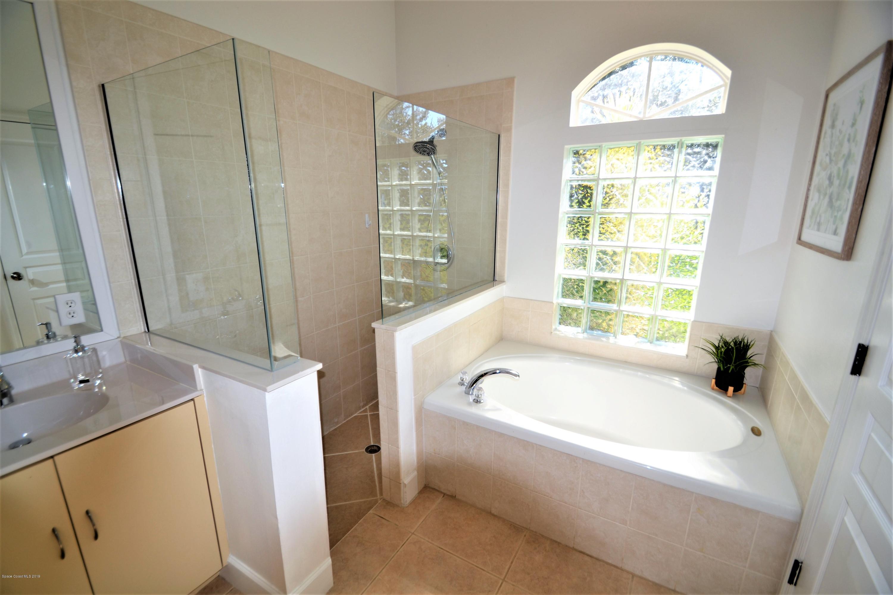 1772 Winding Ridge Circle Southeast Palm Bay, FL 32909 - Photo 29 of 62 1772 Winding Ridge Master Bathroom (15)