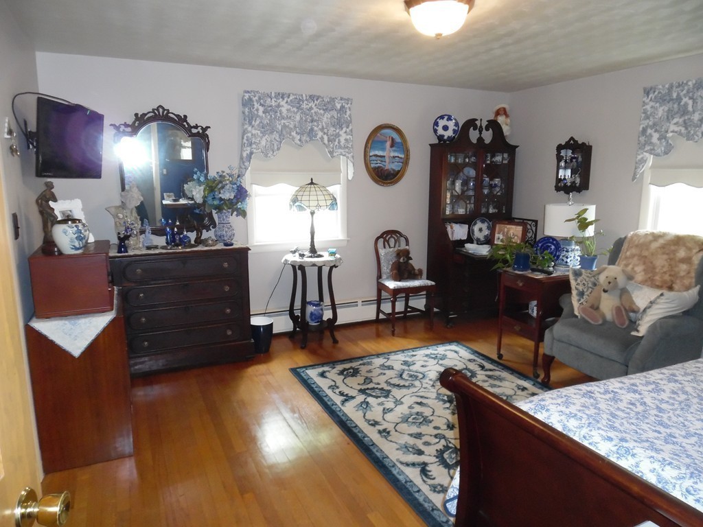 15 Hadley Street Springfield, MA 01118 - Photo 19 of 30 Gallery Image 19