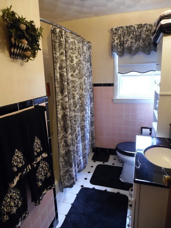 15 Hadley Street Springfield, MA 01118 - Photo 20 of 30 Gallery Image 20