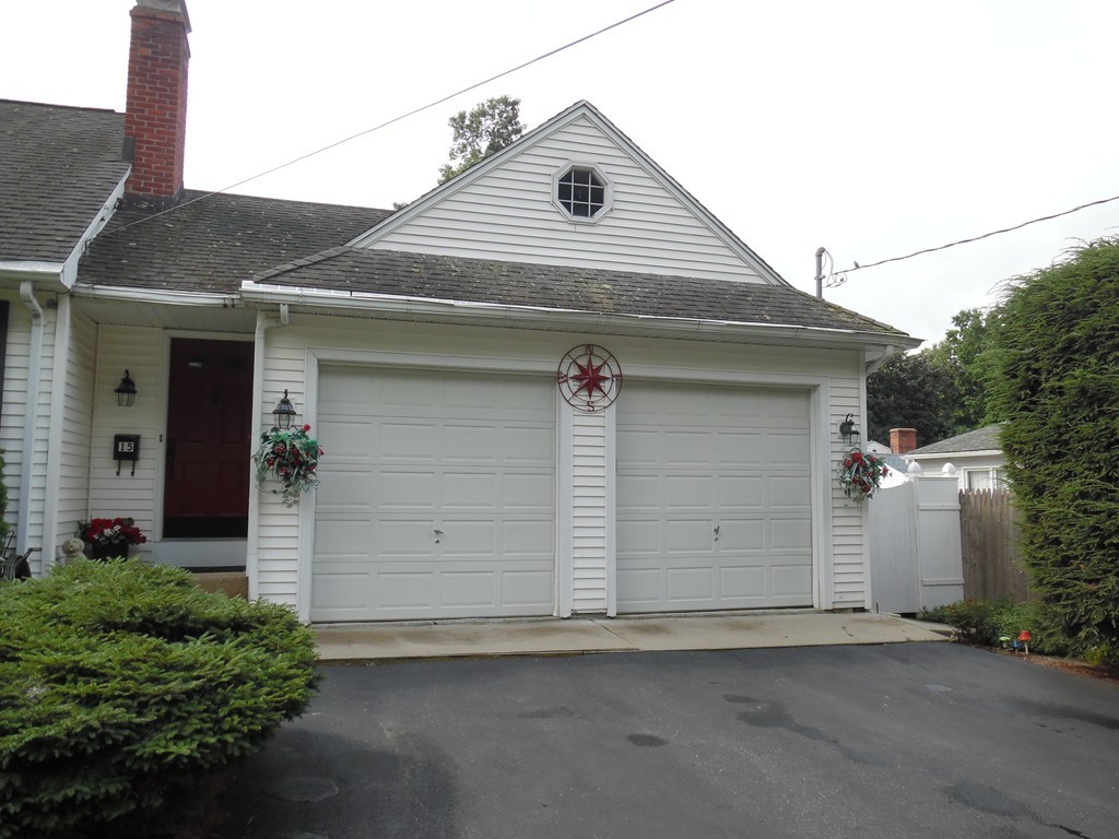 15 Hadley Street Springfield, MA 01118 - Photo 5 of 30 Gallery Image 5
