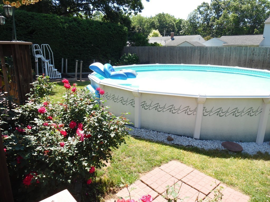 15 Hadley Street Springfield, MA 01118 - Photo 9 of 30 Gallery Image 9