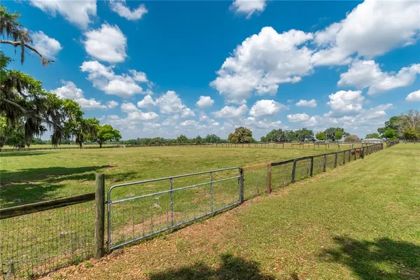 $1,760,000 | 13025 Northwest Gainesville Road, Reddick, FL 32686