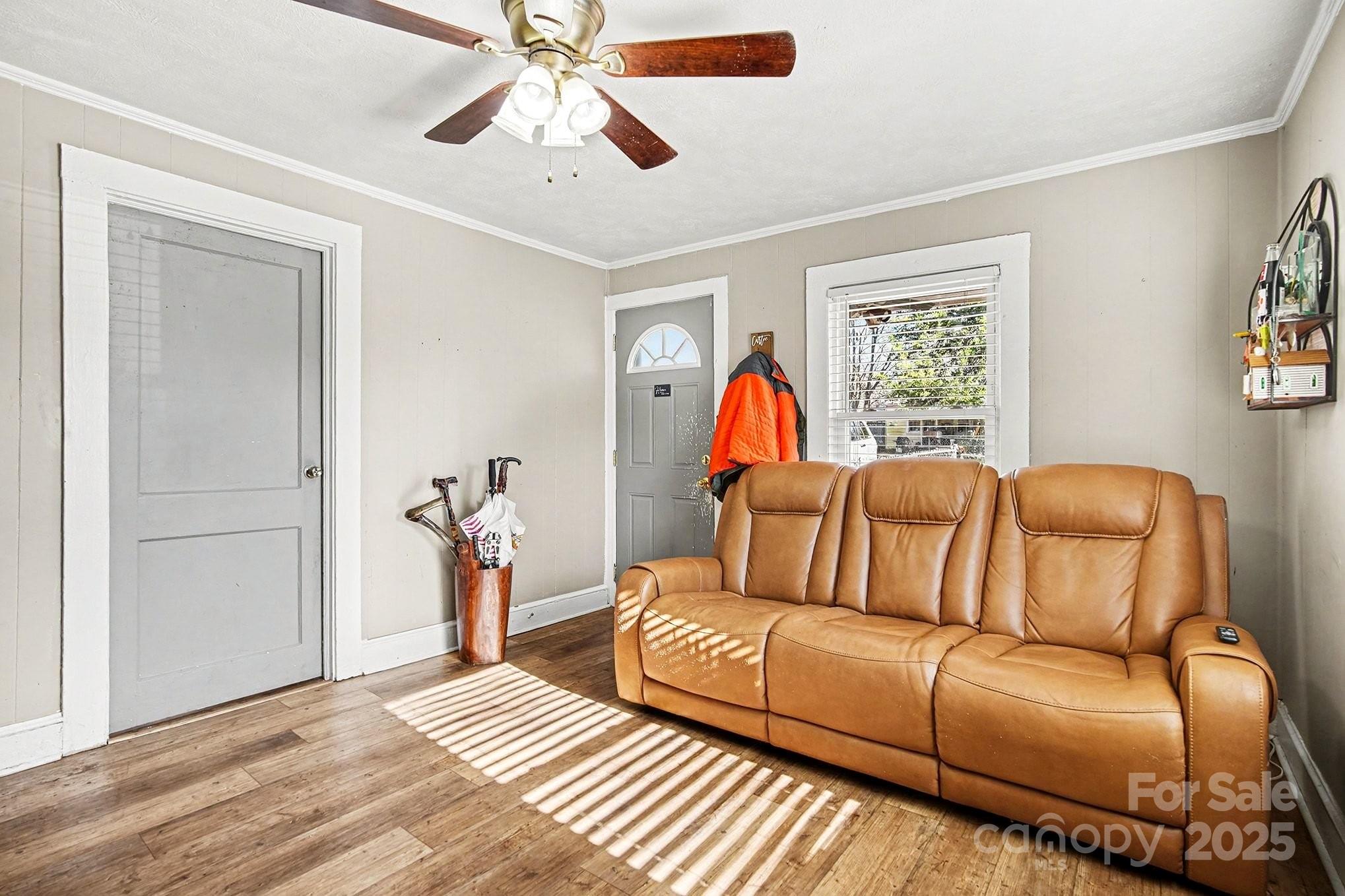 409 South Maple Street Dallas, NC 28034 - Photo 5 of 11