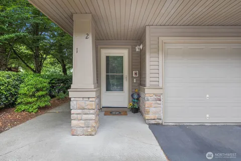 $420,000 | 15325 Southeast 155th Place, Unit V2, Renton, WA 98058