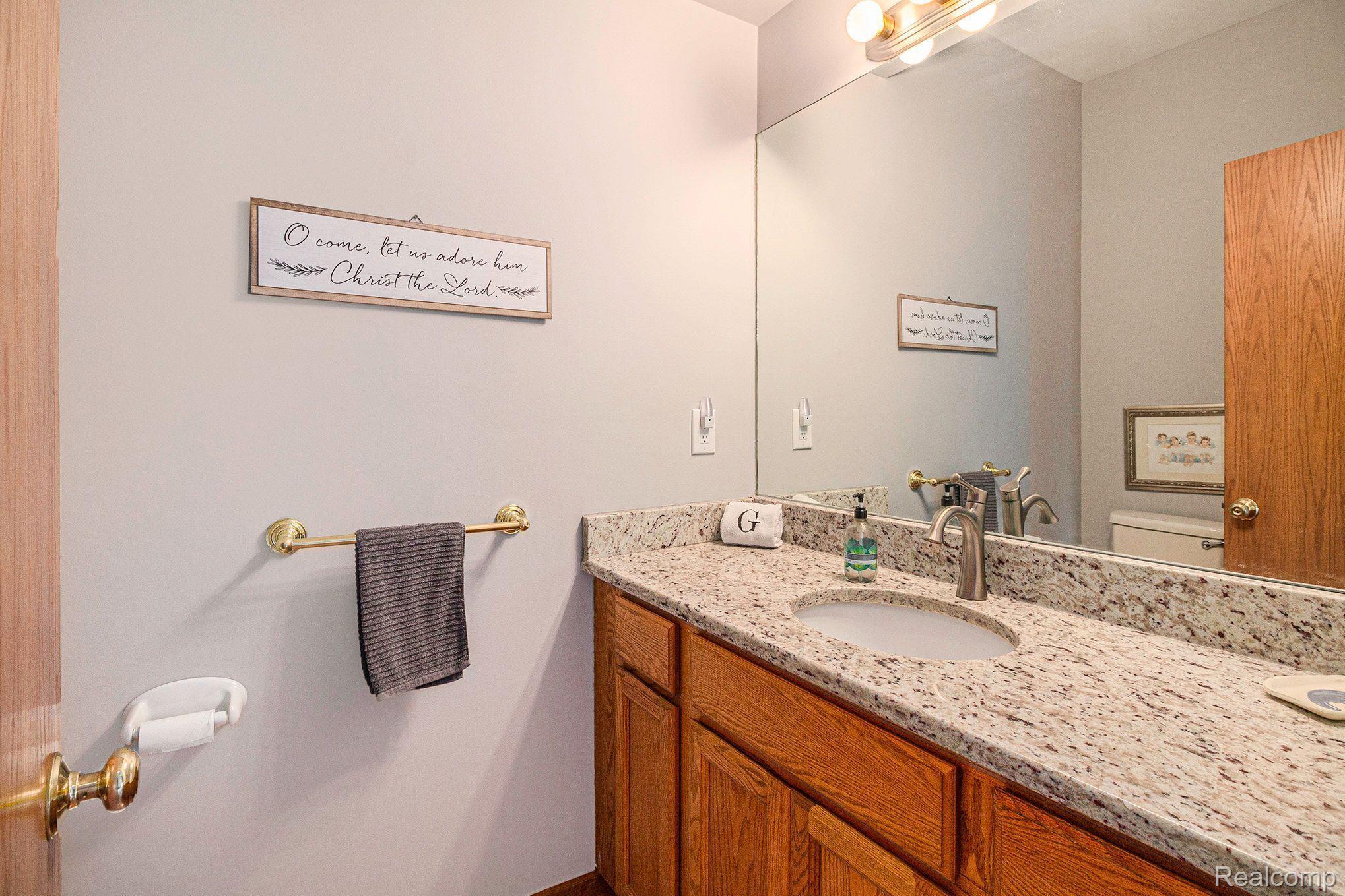 2536 Brilliance Rochester, MI 48309 - Photo 14 of 41
