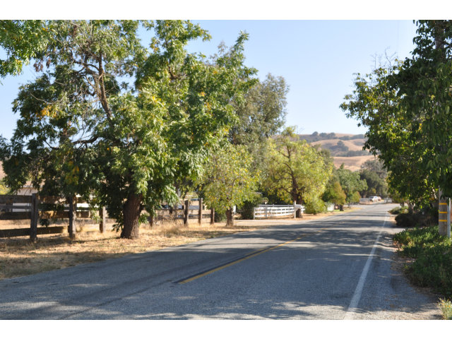 3855 Canada Road Gilroy, CA 95020 - Photo 4 of 18