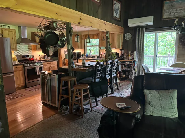 $754,900 | 128 Upper Pines Road, Warren, VT 05674