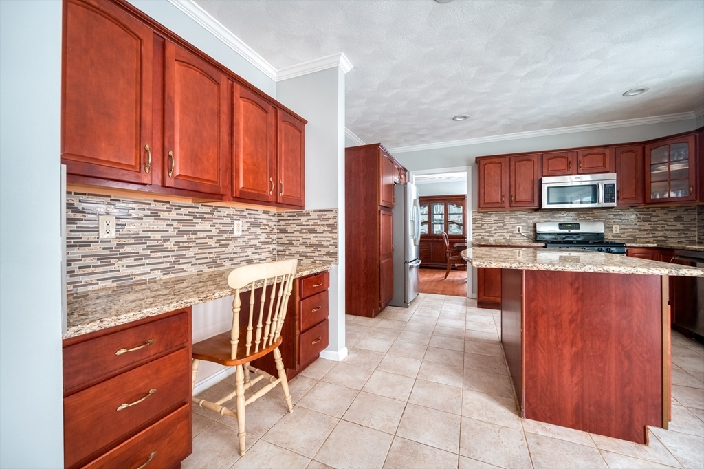 48 Boston Road Westford, MA 01886 - Photo 4 of 41 Gallery Image 4