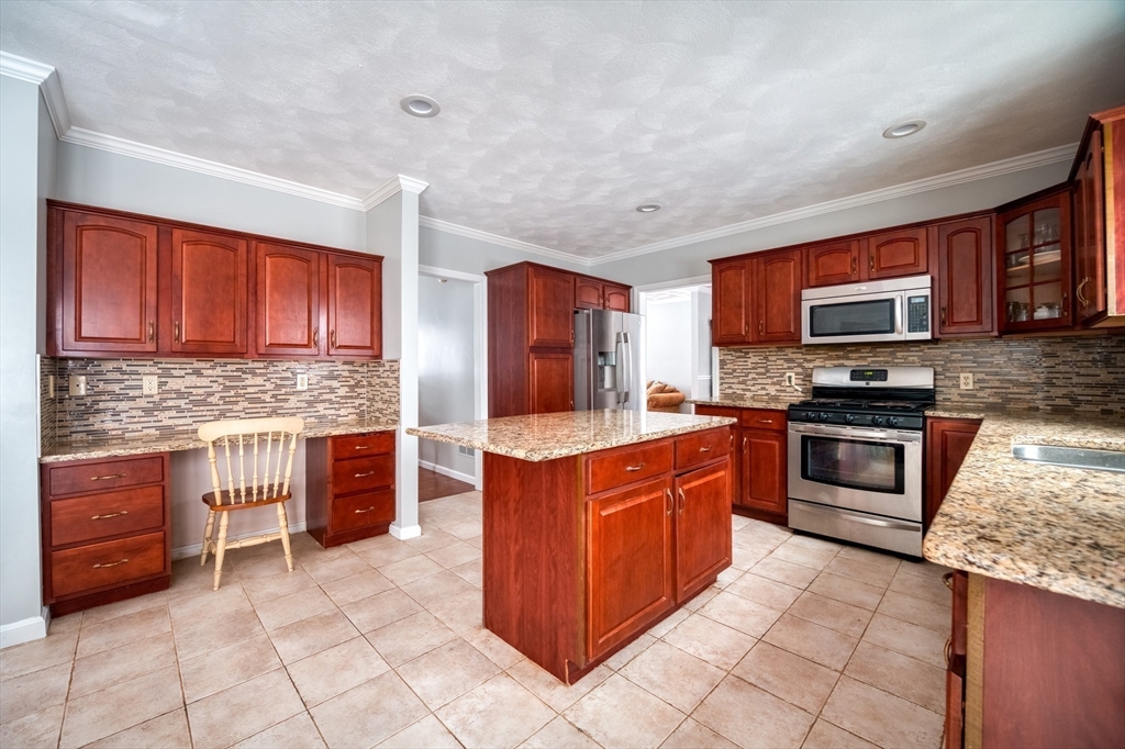 48 Boston Road Westford, MA 01886 - Photo 5 of 41 Gallery Image 5