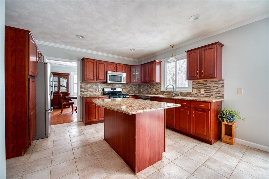 48 Boston Road Westford, MA 01886 - Photo 7 of 41 Gallery Image 7