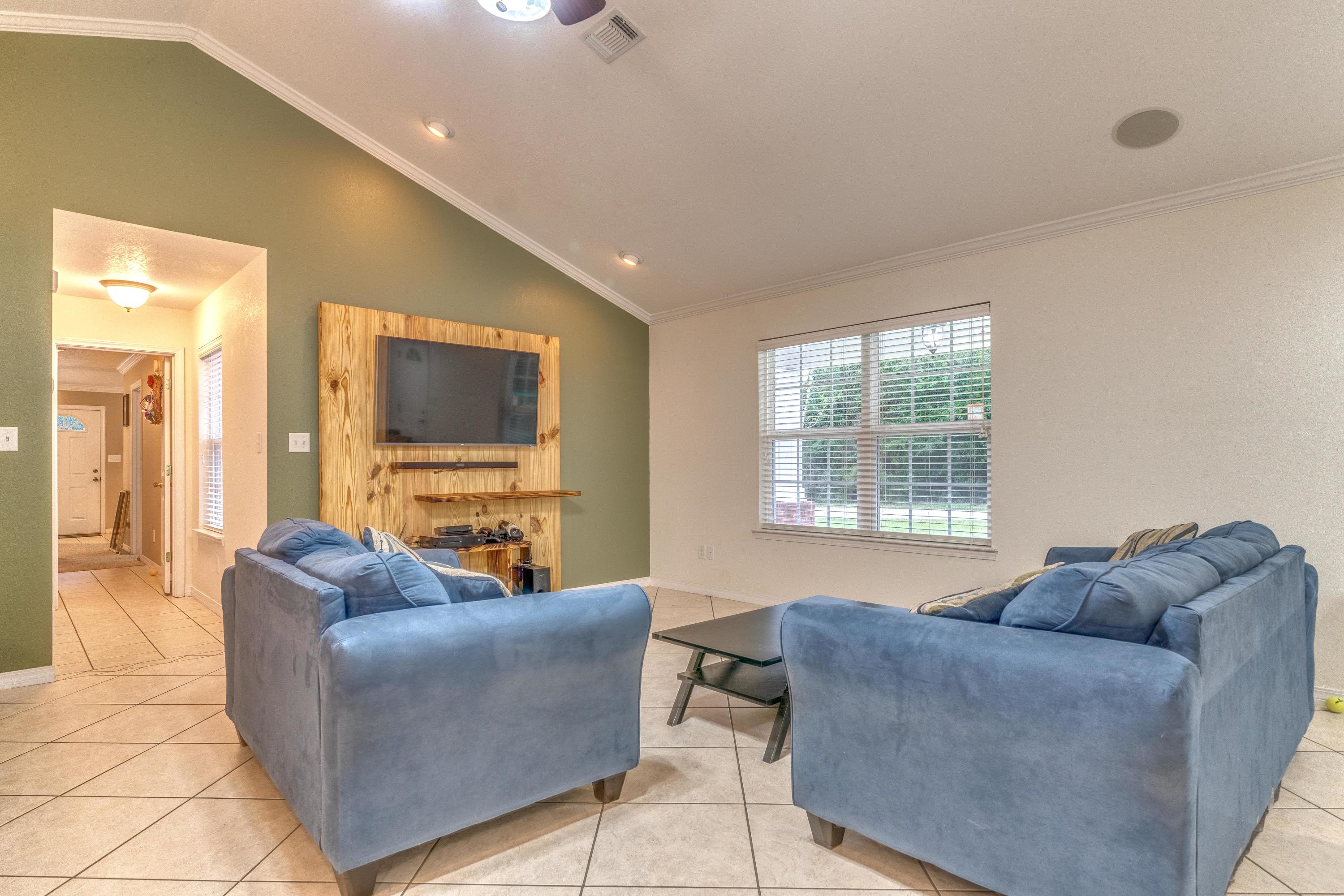 4720 Broderick Road Holt, FL 32564 - Photo 9 of 43 12