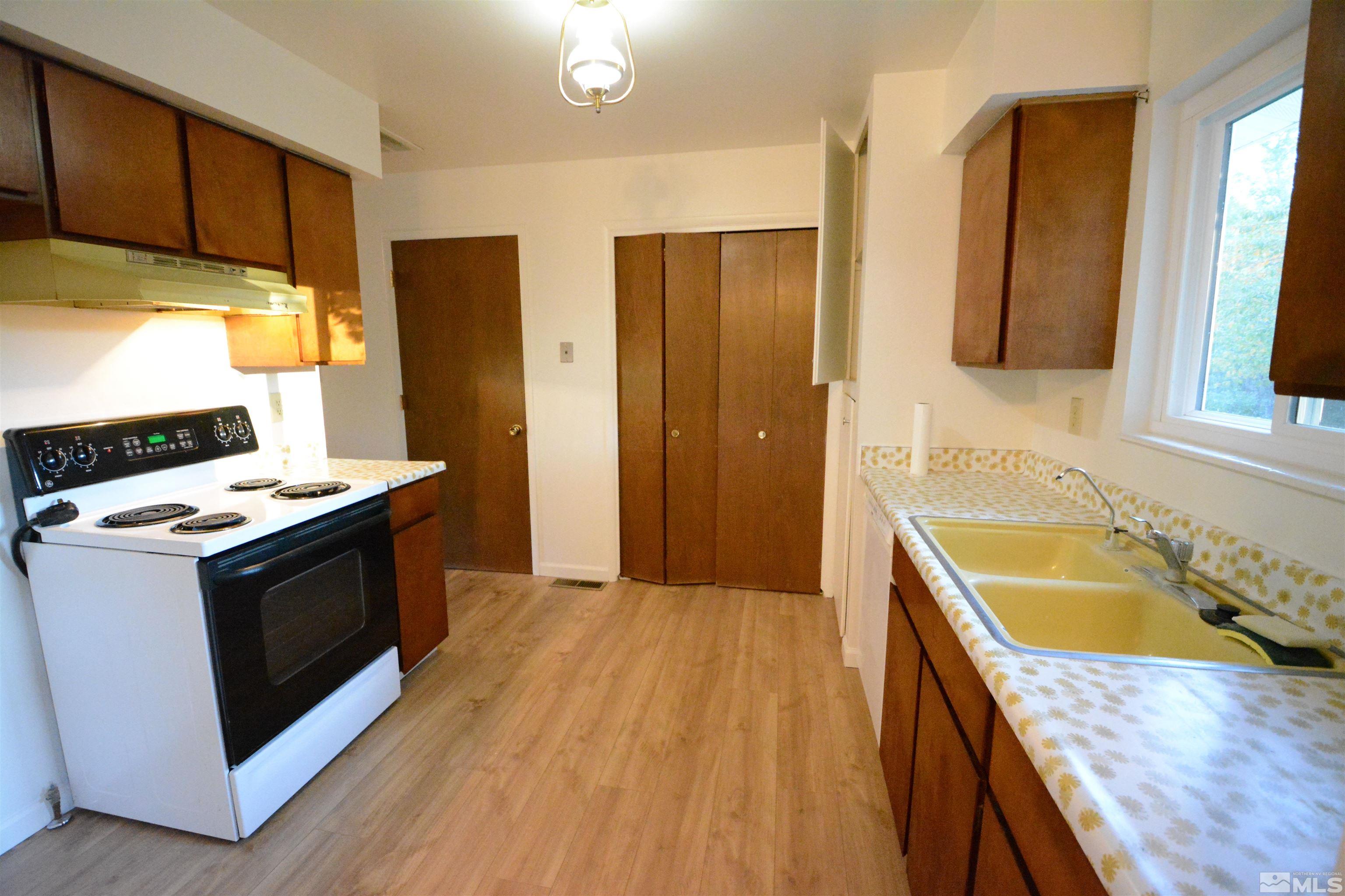 135 Andrew Lane Reno, NV 89521 - Photo 11 of 40 Photo 11