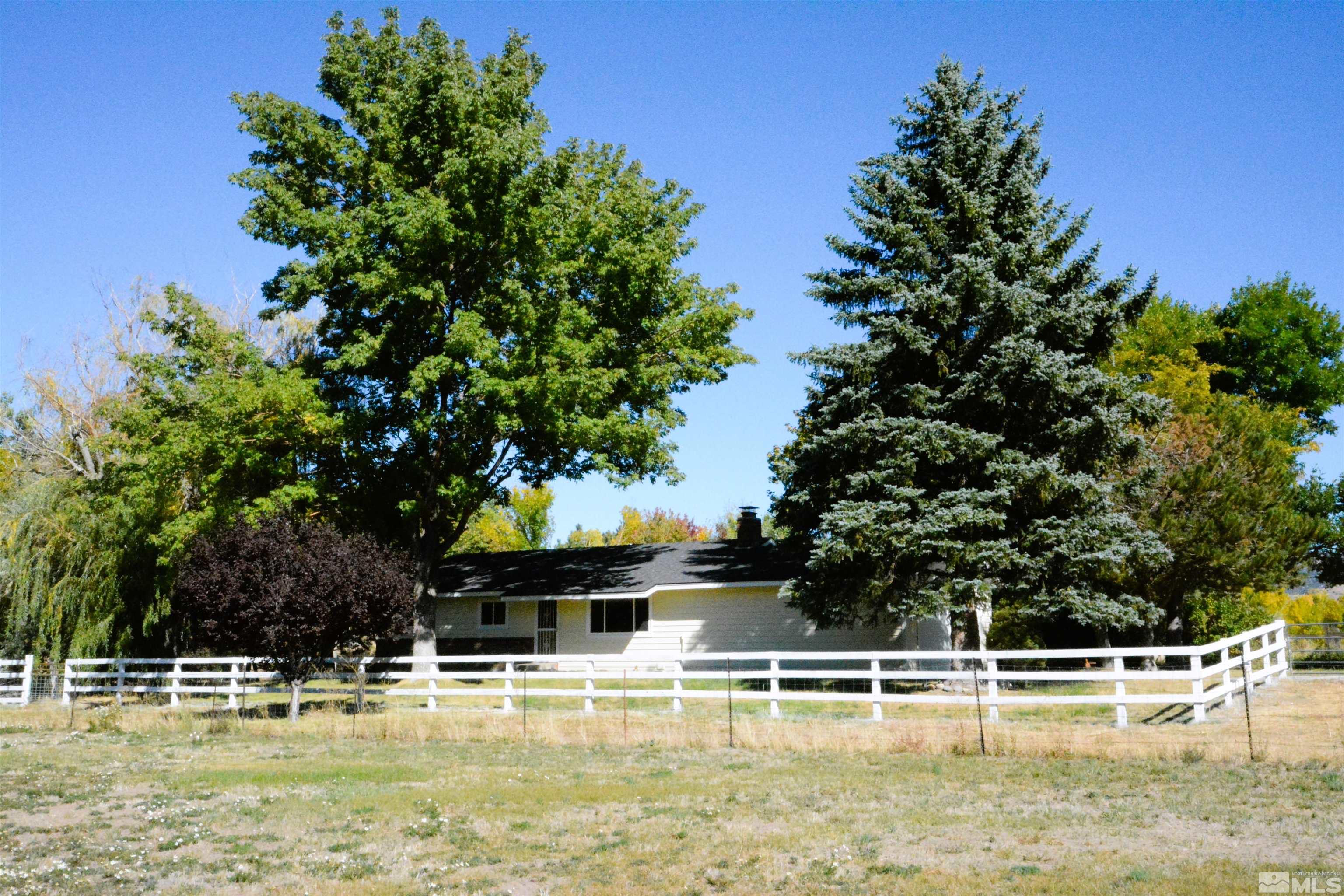 135 Andrew Lane Reno, NV 89521 - Photo 3 of 40 Photo 3