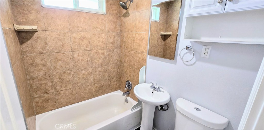 12146 Pine Street, Unit D Norwalk, CA 90650 - Photo 14 of 21