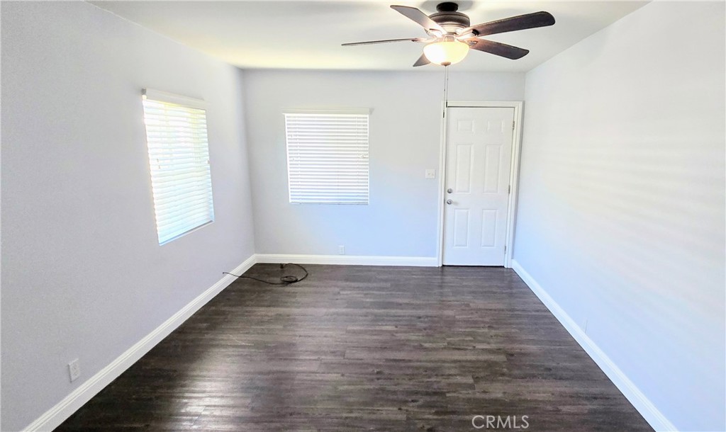 12146 Pine Street, Unit D Norwalk, CA 90650 - Photo 8 of 21 Living room