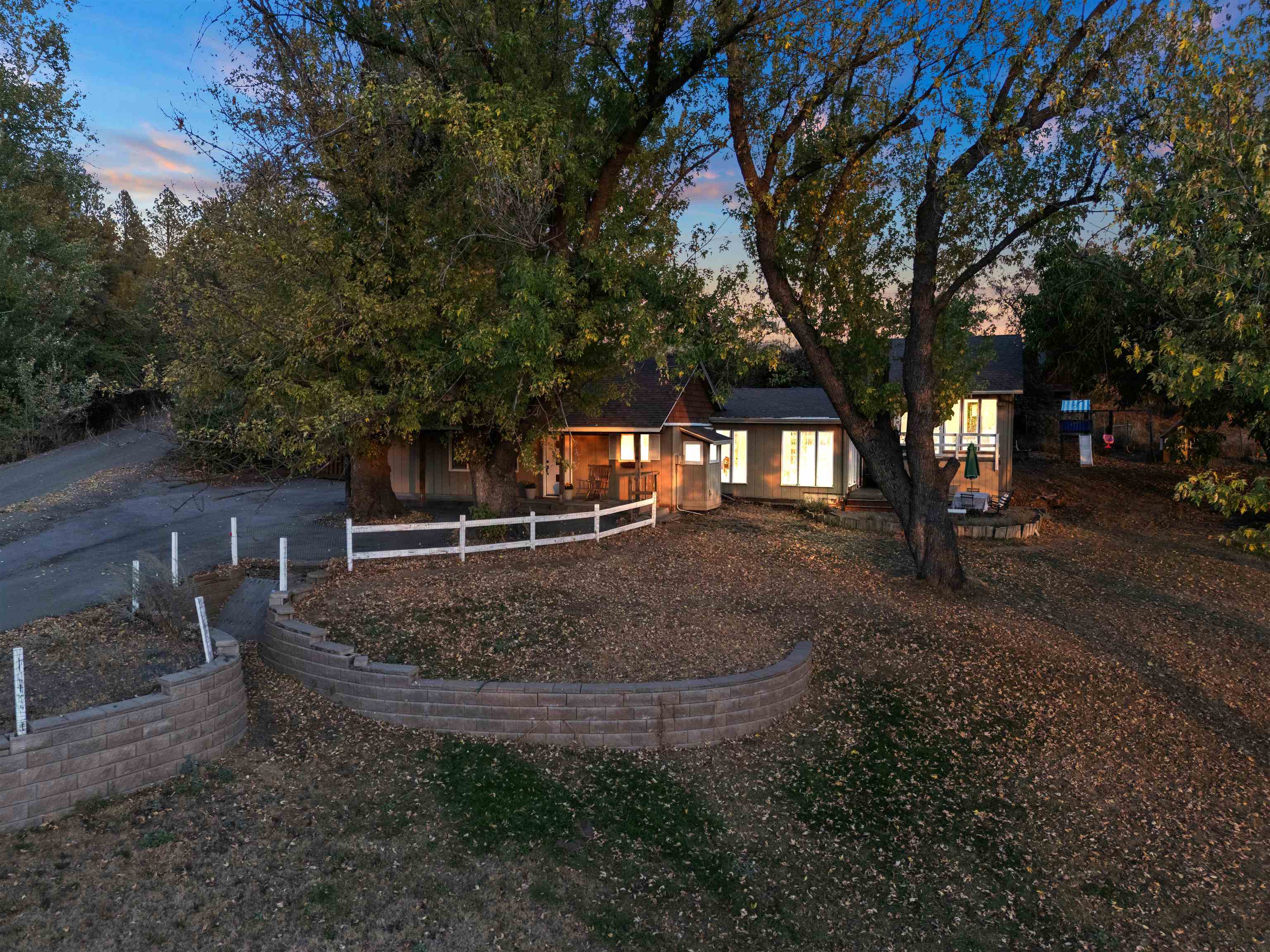 6606 East Wagner Road Spokane, WA 99223 - Photo 2 of 50