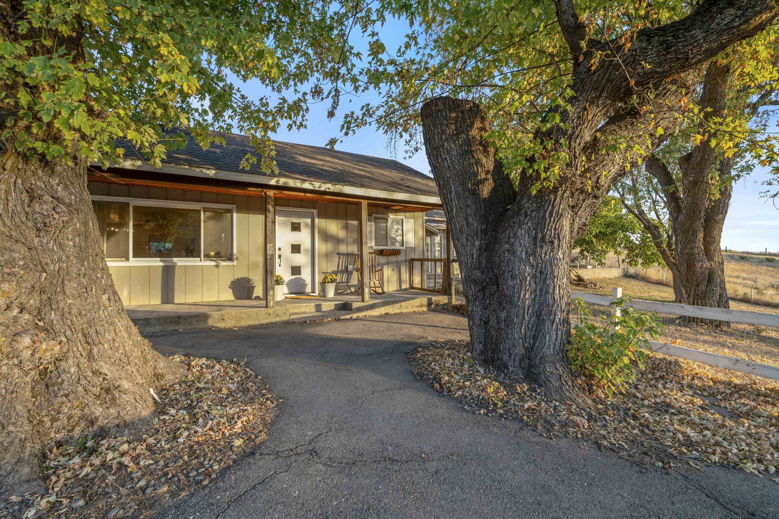 6606 East Wagner Road Spokane, WA 99223 - Photo 3 of 50