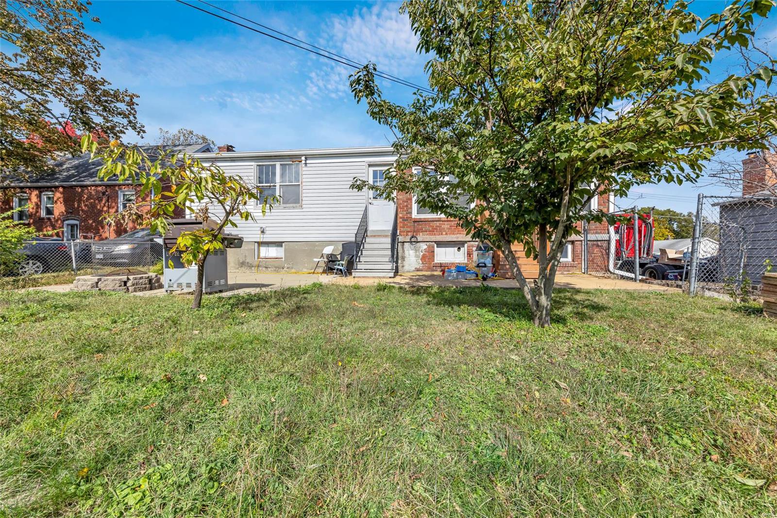 6424 Weber Road St. Louis, MO 63123 - Photo 18 of 19 Gallery Image 18