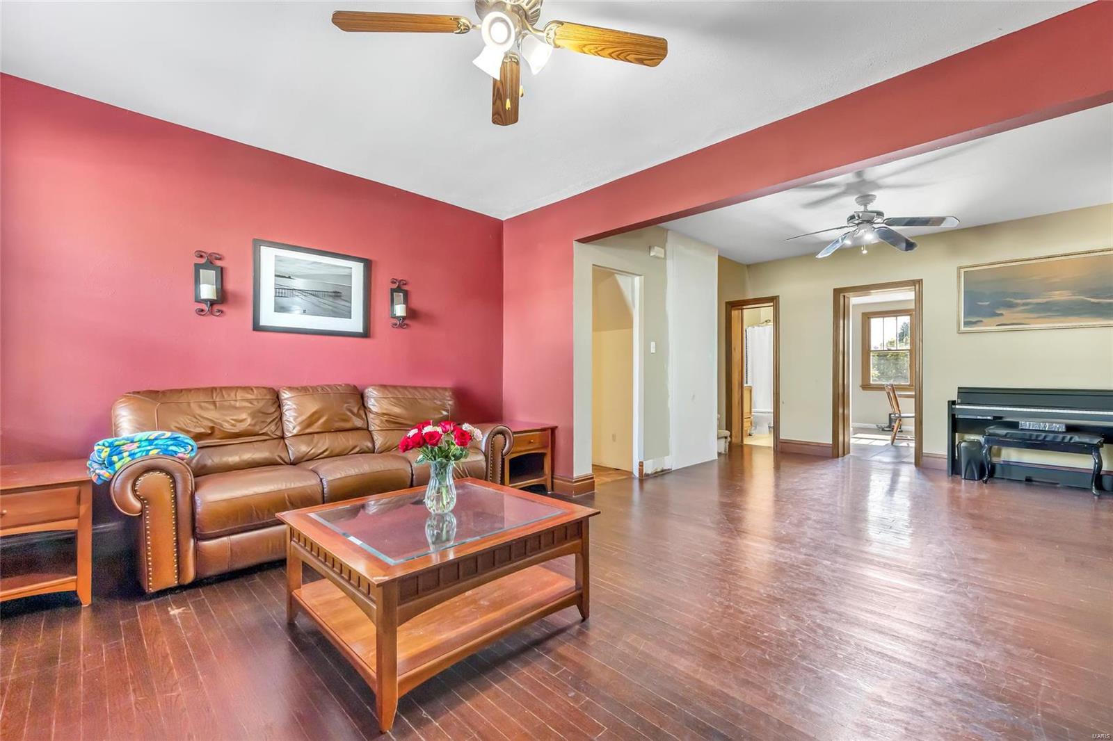 6424 Weber Road St. Louis, MO 63123 - Photo 2 of 19 Gallery Image 2