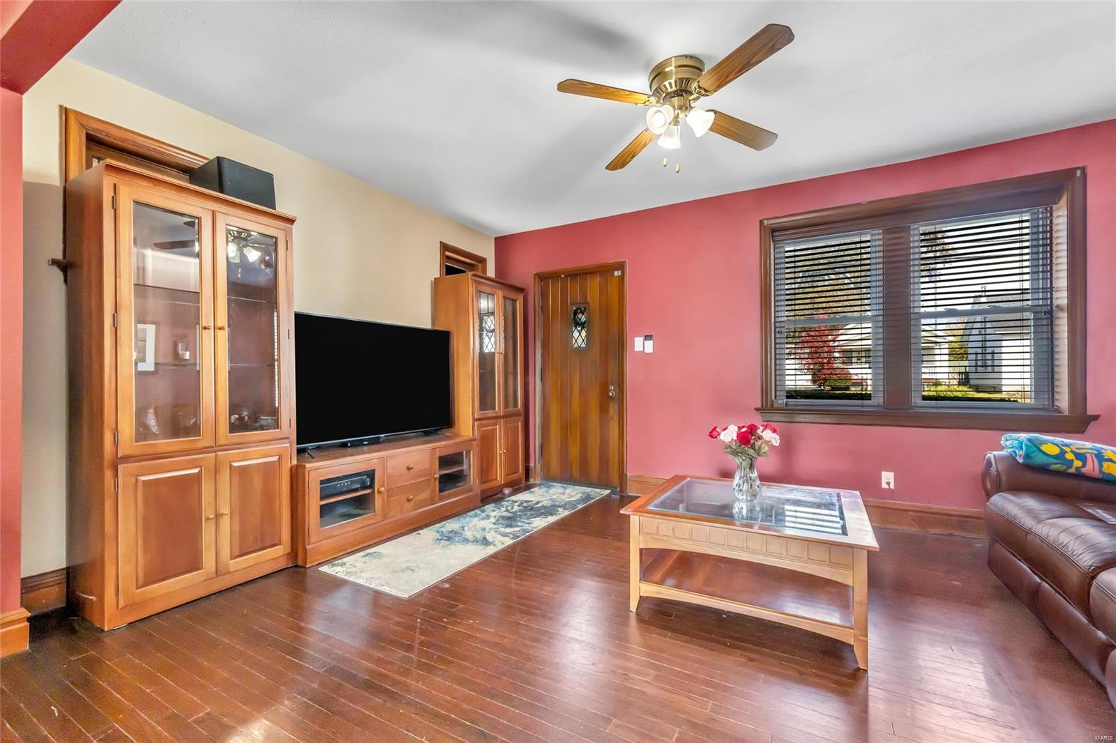 6424 Weber Road St. Louis, MO 63123 - Photo 3 of 19 Gallery Image 3