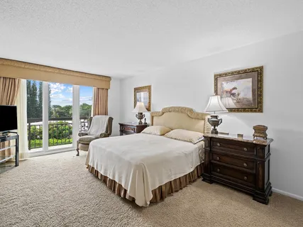 $1,250,000 | 901 East Camino Real, Unit 4D, Boca Raton, FL 33432