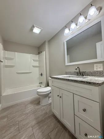 $1,900 | 145 Smith Street, Unit 1, New Britain, CT 06053