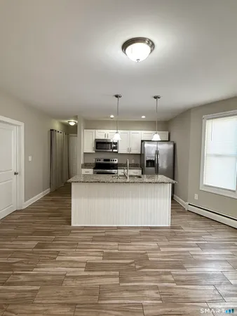 $1,900 | 145 Smith Street, Unit 1, New Britain, CT 06053
