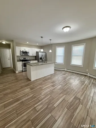 $1,900 | 145 Smith Street, Unit 1, New Britain, CT 06053