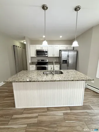 $1,900 | 145 Smith Street, Unit 1, New Britain, CT 06053