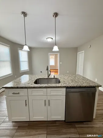 $1,900 | 145 Smith Street, Unit 1, New Britain, CT 06053