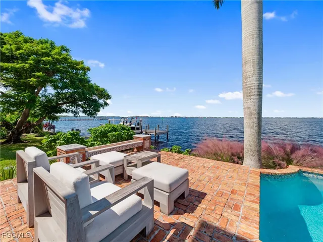 a view of a back yard of the house