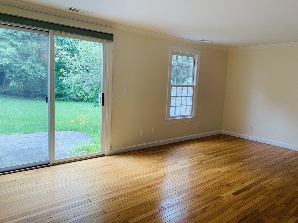 31 Jericho Road, Unit 31 Weston, MA 02493 - Photo 8 of 18