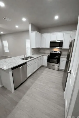 $1,425 | 7356 Misty Ridge Drive, Unit 11, Converse, TX 78109