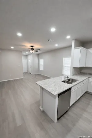 $1,425 | 7356 Misty Ridge Drive, Unit 11, Converse, TX 78109