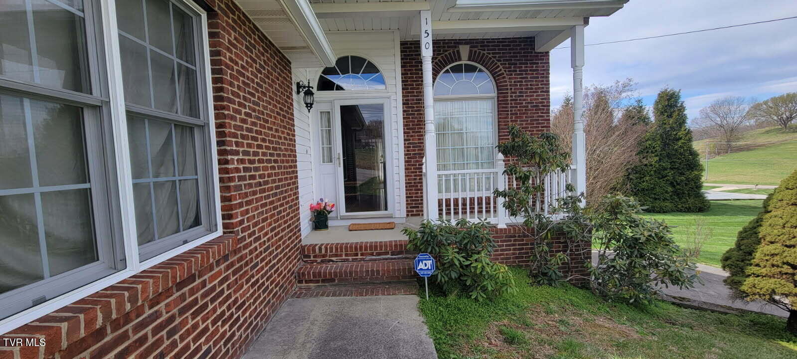 150 New Bethel Road Piney Flats, TN 37686 - Photo 2 of 23 Covered Ft