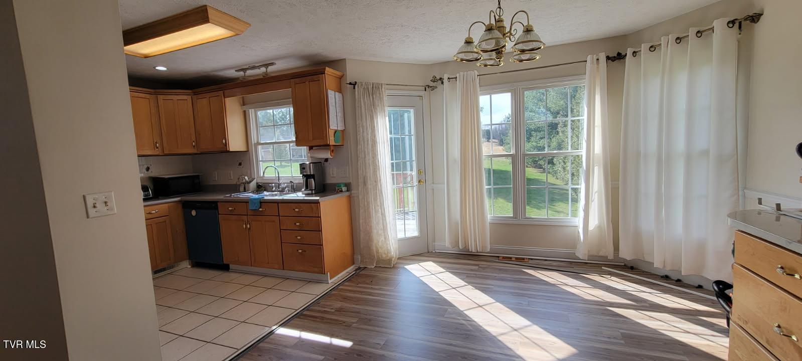 150 New Bethel Road Piney Flats, TN 37686 - Photo 8 of 23 Dining and Kitchen