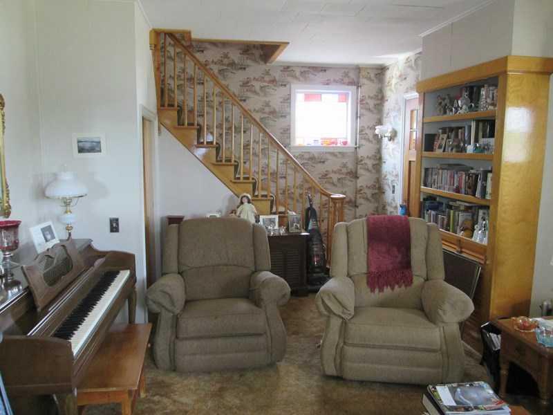 48 Poplar Street Millinocket, ME 04462 - Photo 12 of 34 Living Room.