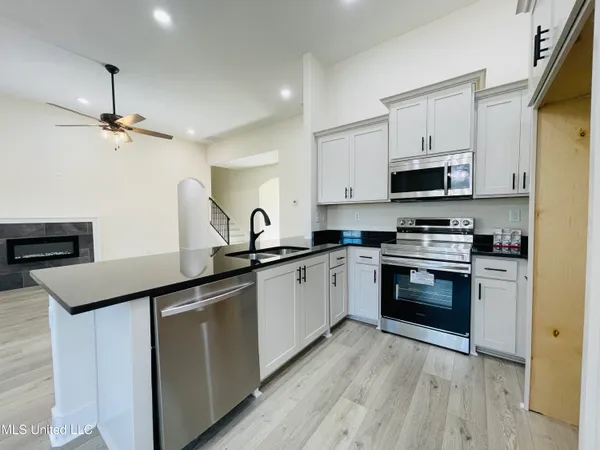 $409,900 | 663 Moore Loop, Byhalia, MS 38611