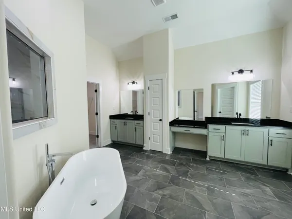 $409,900 | 663 Moore Loop, Byhalia, MS 38611