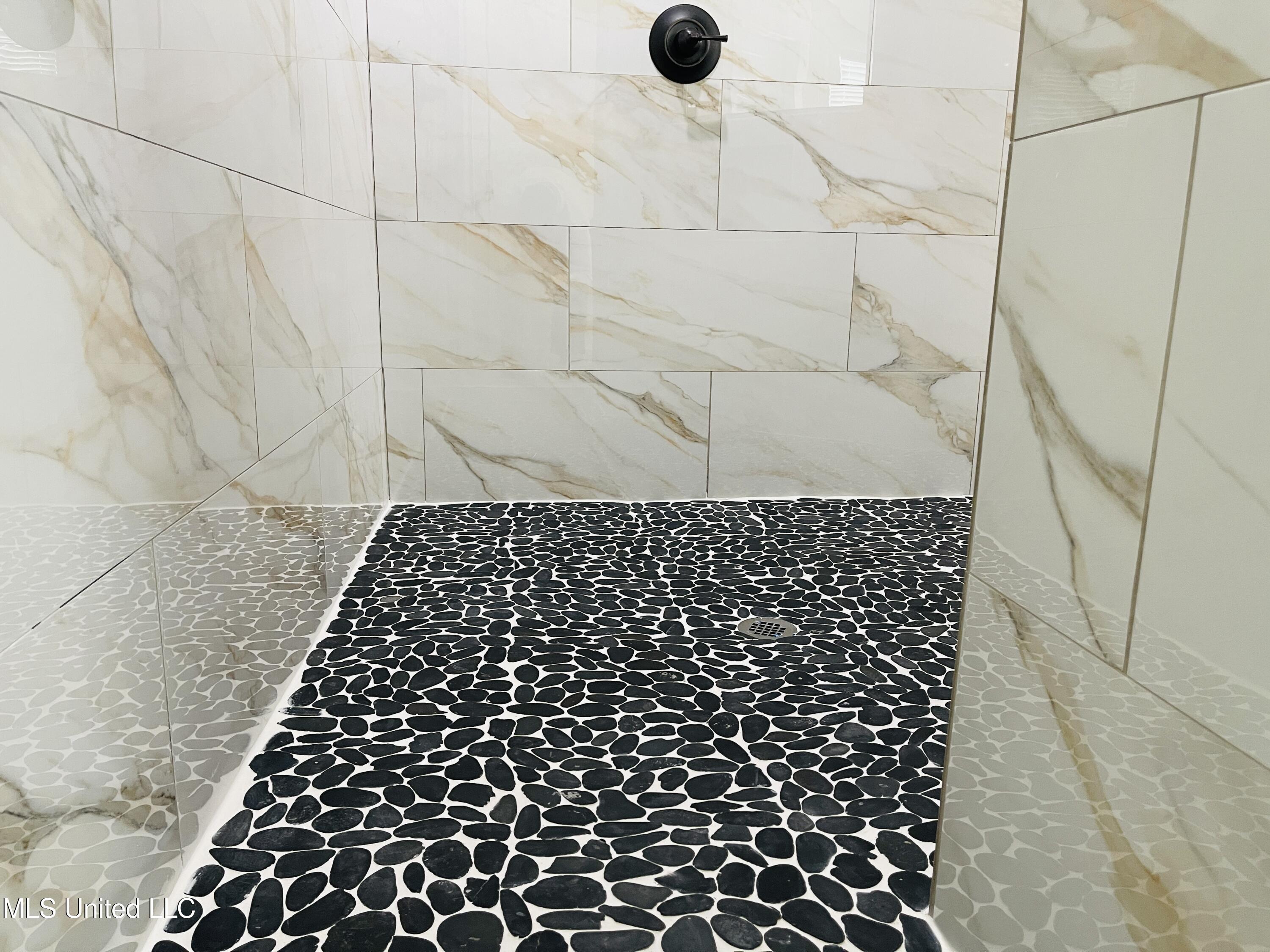 663 Moore Loop Byhalia, MS 38611 - Photo 23 of 55 IMG_4337