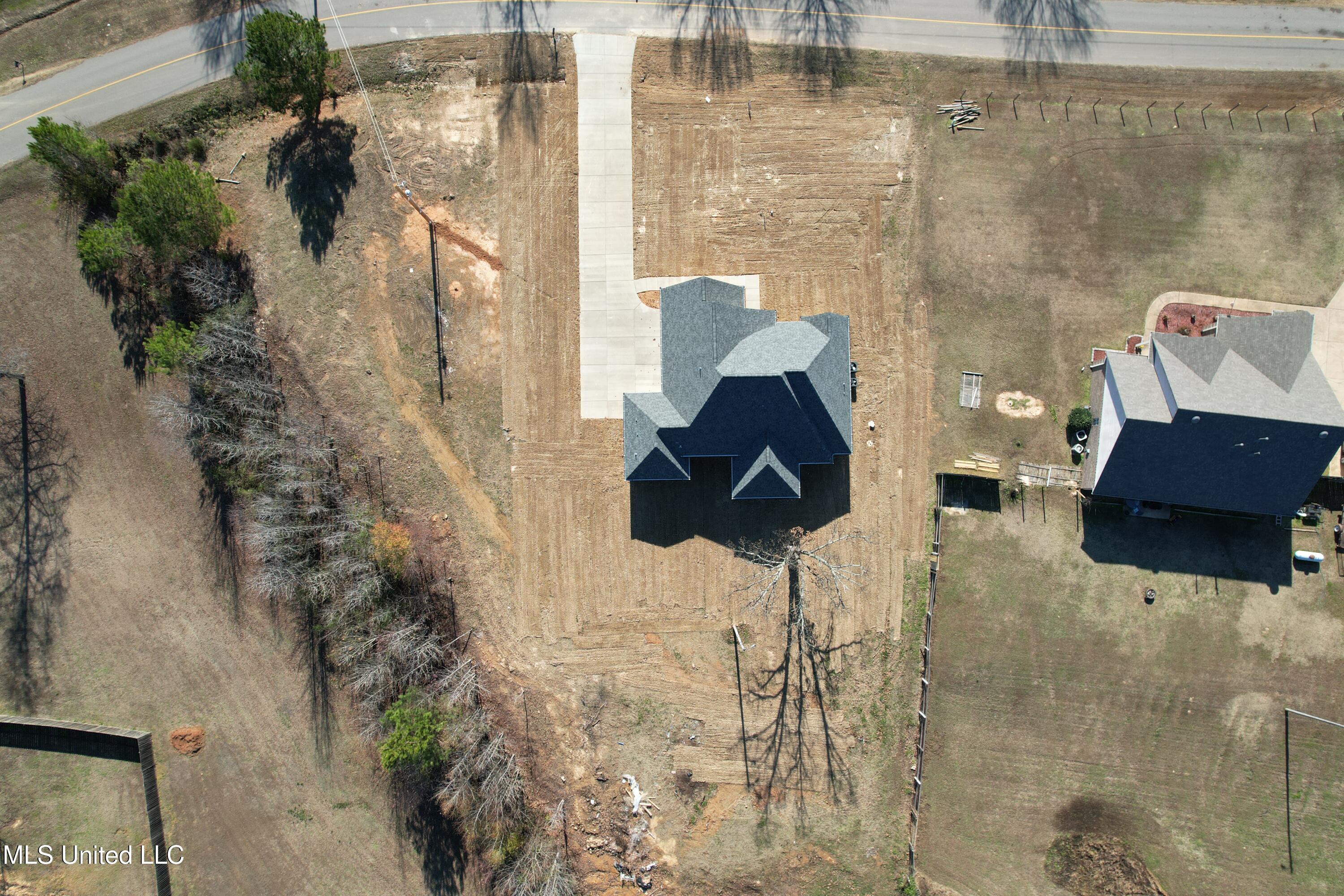 663 Moore Loop Byhalia, MS 38611 - Photo 2 of 55 DJI_0394