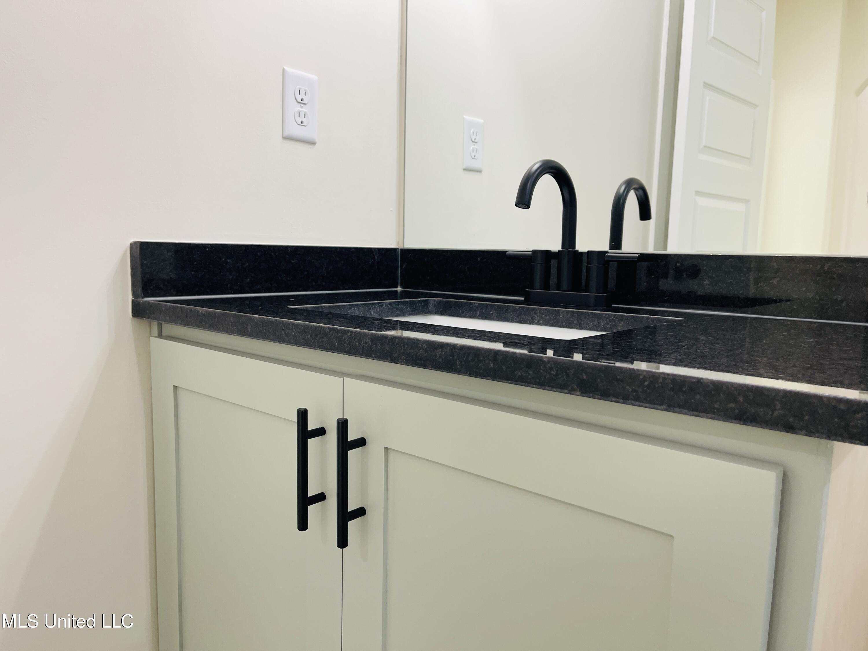 663 Moore Loop Byhalia, MS 38611 - Photo 33 of 55 IMG_4349