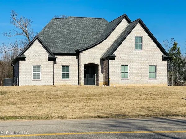 $409,900 | 663 Moore Loop, Byhalia, MS 38611