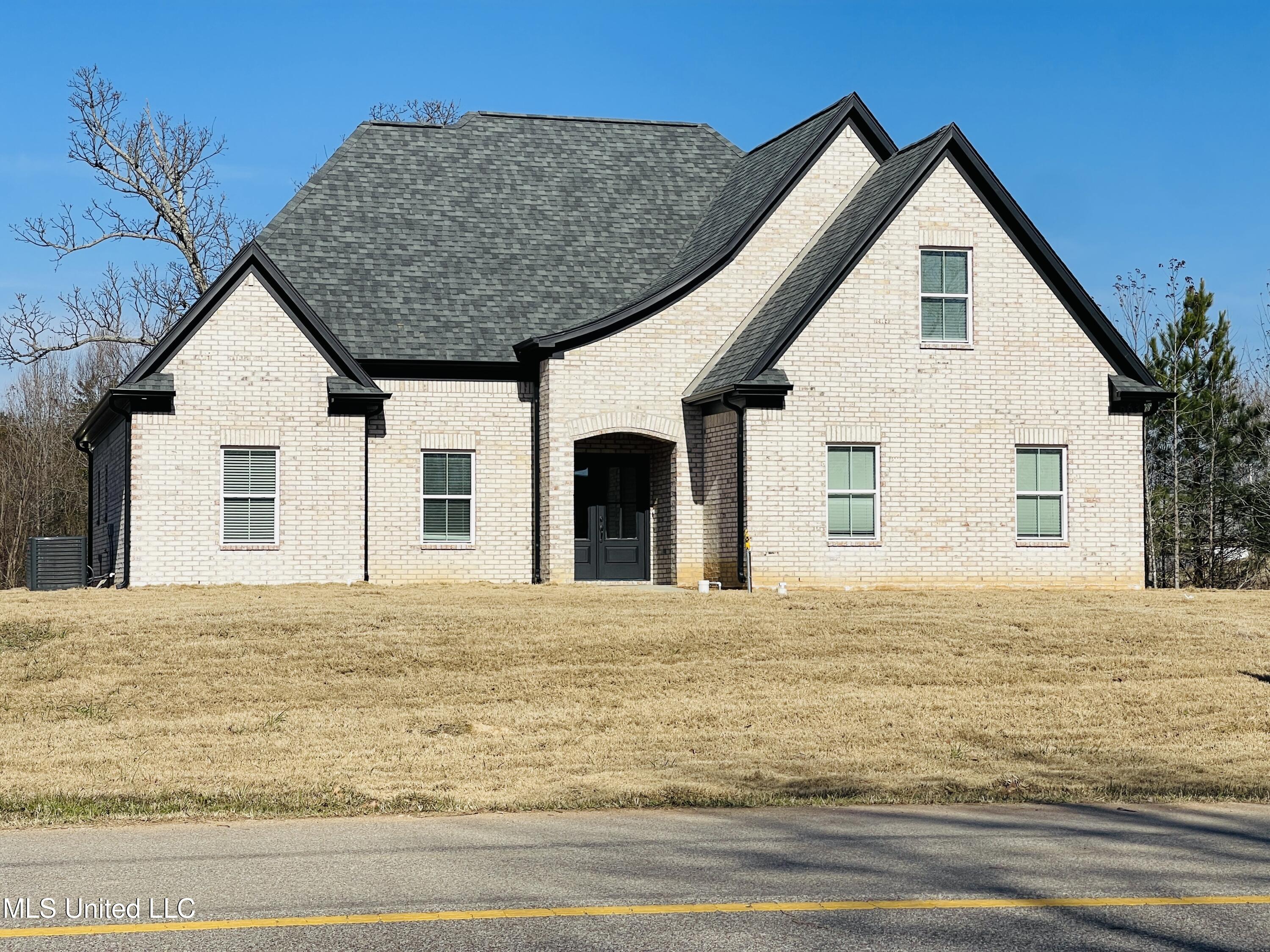 663 Moore Loop Byhalia, MS 38611 - Photo 7 of 55 IMG_4307