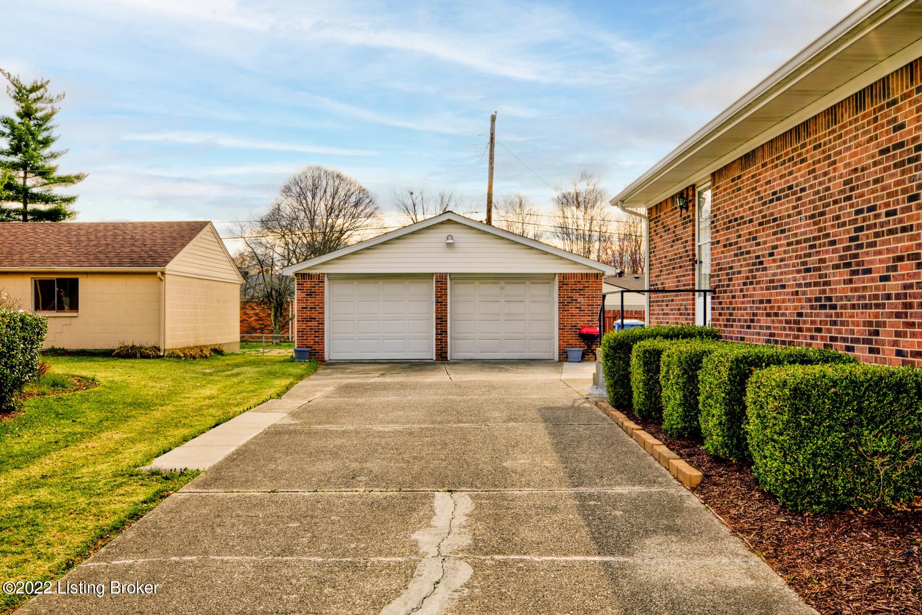 4602 Sandhill Road Louisville, KY 40219 - Photo 28 of 34 GSP-4602_Sandhill_Rd-26