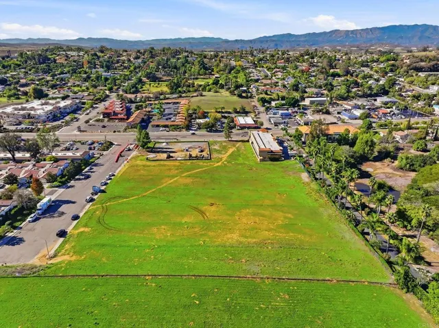 $4,000,000 | 1630 South Mission Road, Fallbrook, CA 92028