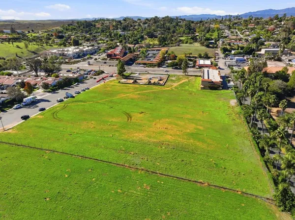 $4,000,000 | 1630 South Mission Road, Fallbrook, CA 92028