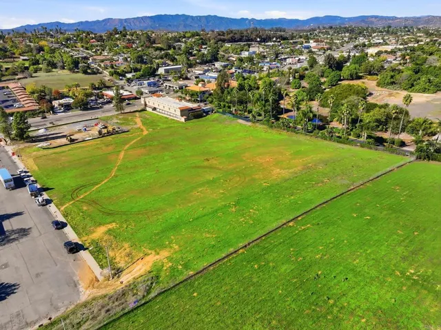 $4,000,000 | 1630 South Mission Road, Fallbrook, CA 92028