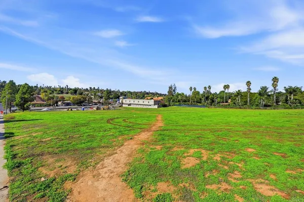 $4,000,000 | 1630 South Mission Road, Fallbrook, CA 92028