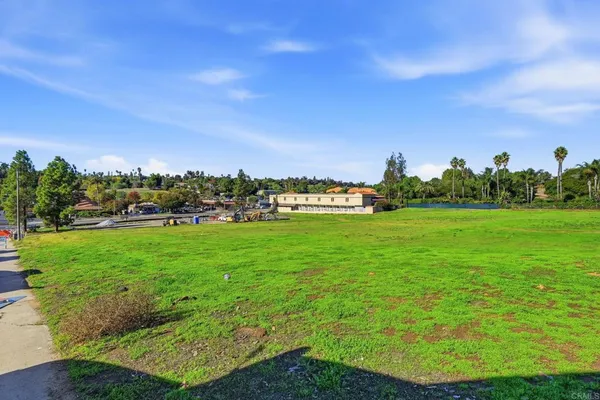 $4,000,000 | 1630 South Mission Road, Fallbrook, CA 92028